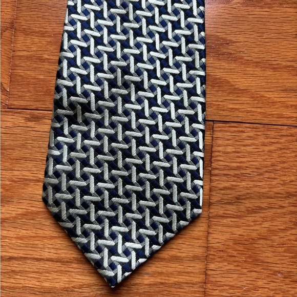 KAI LONG Men's Tie Necktie Navy Blue Gold Geometric 100% Silk Classic Luxury - Picture 4 of 5